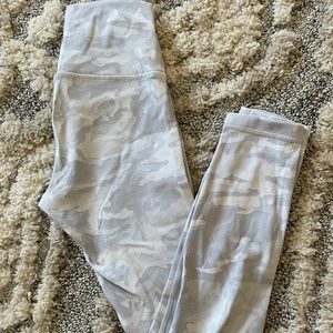 Lululemon size 4 camo leggings